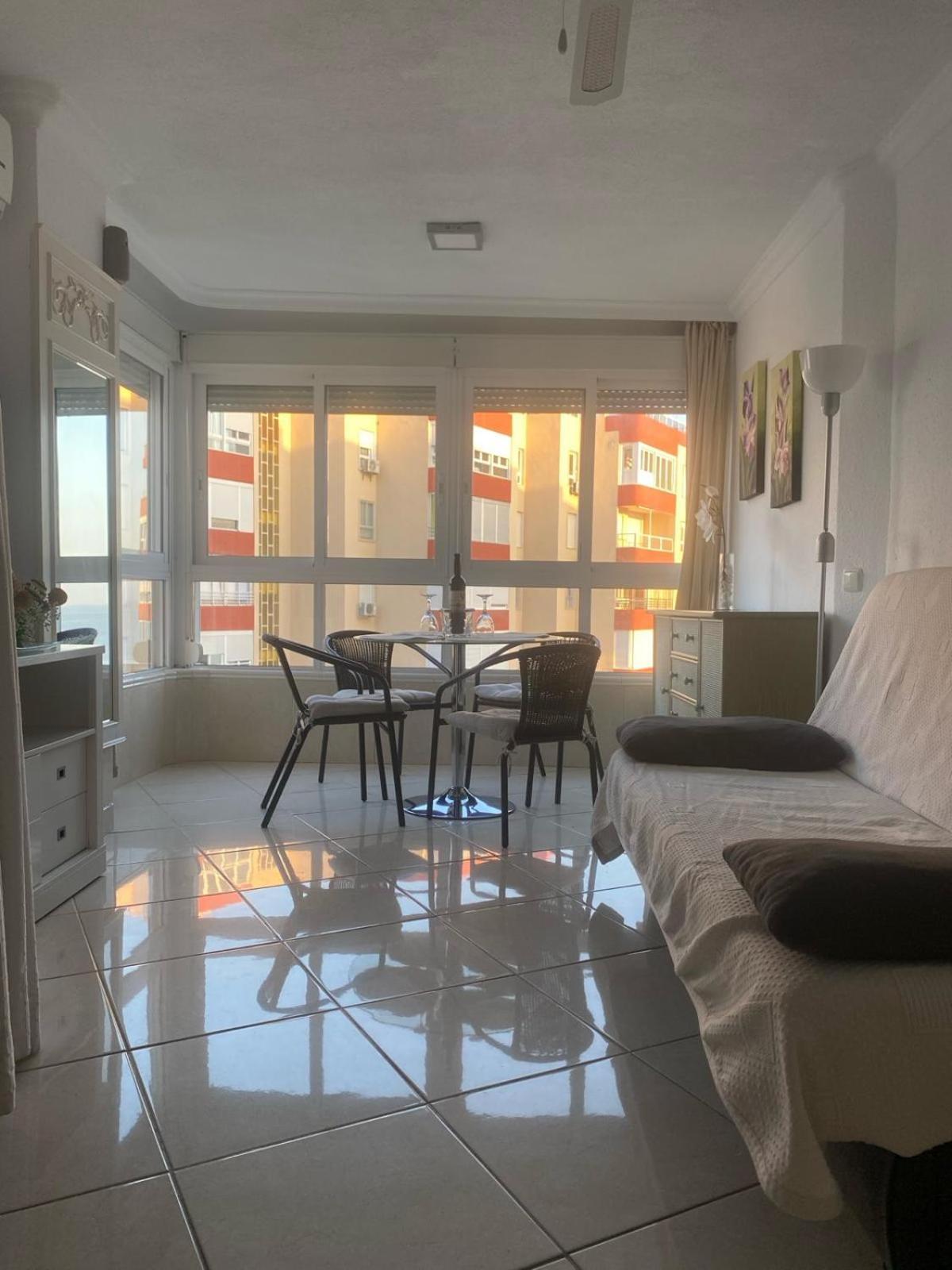 Apartamento Frente Al Mar Torrox Luaran gambar